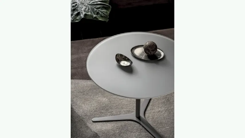 Tavolino con struttura in acciaio e piano in cristallo antigraffio Elica di Bontempi