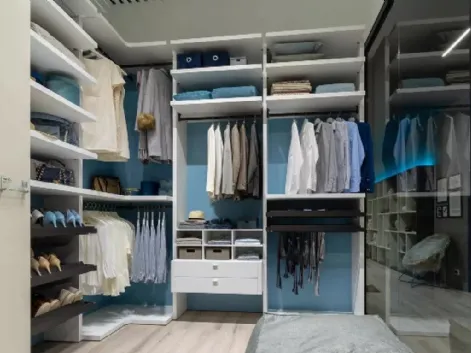 Cabina Armadio in laminato Bianco e laccato cielo NC403 di Moretti Compact