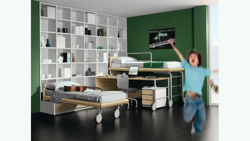 Cameretta salvaspazio Camere composizione 01 in laccato e legno con letto e scrivania scorrevoli di Fratelli Elli