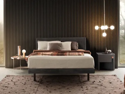 Letto in tessuto con testiera Beta di Pianca