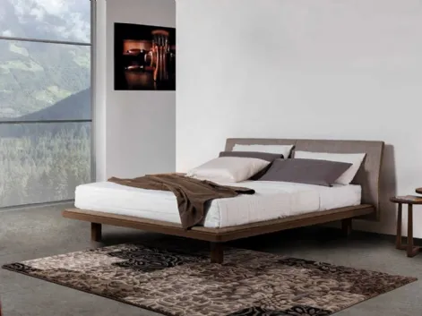 Letto in legno con testiera in tessuto imbottito Khloe di Fratelli Elli