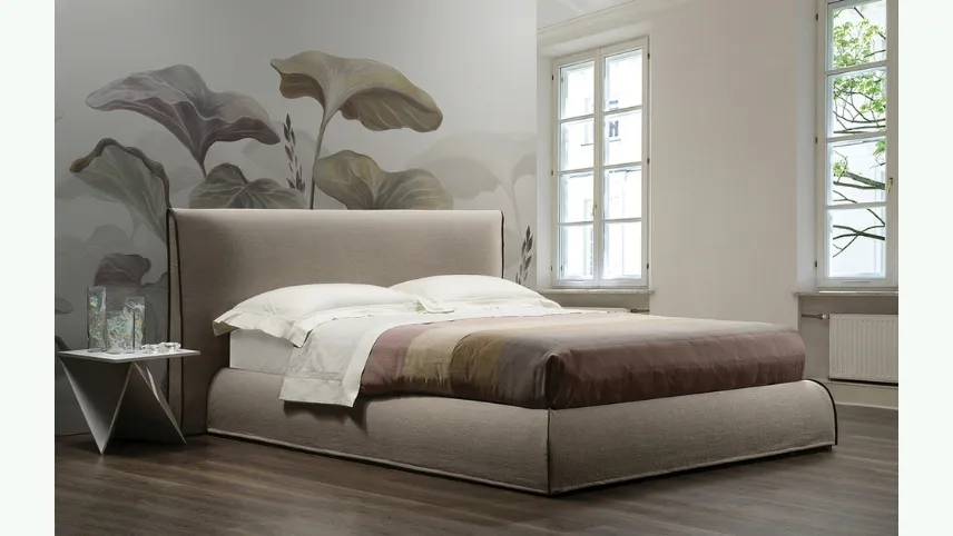 Letto in tessuto con testiera Morfeo di GR Salotti