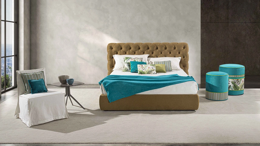 Letto Mozart in tessuto imbottito e trapuntato di GR Salotti