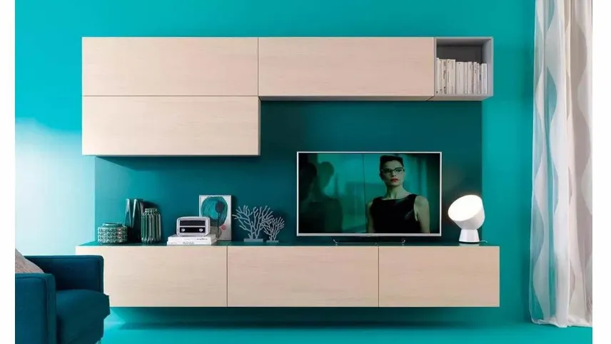 Parete attrezzata su boiserie color pavone, lineare ed essenziale LV118 di Moretti Compact