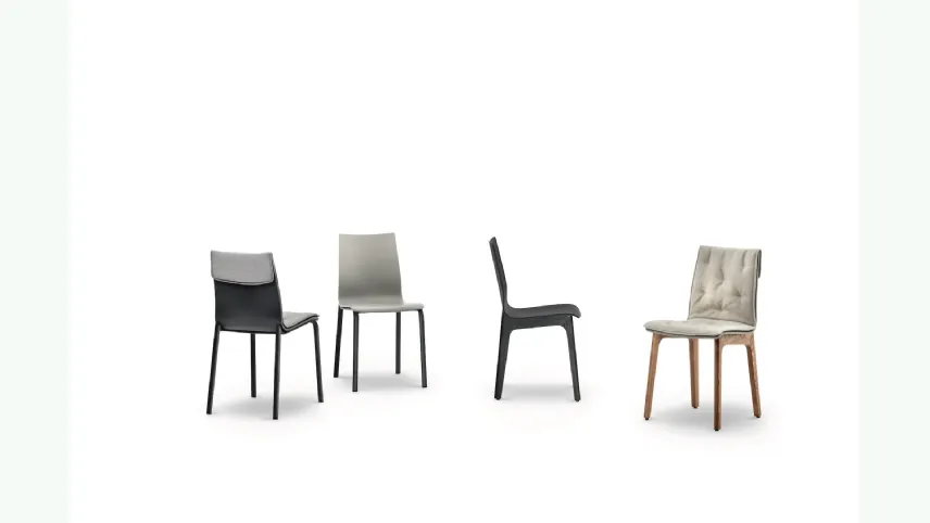 Sedia Alfa con struttura in legno massello e monoscocca in legno laccato di Bontempi