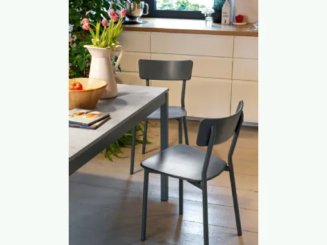 Sedia in polipropilene con struttura in metallo Jelly Metal di Connubia