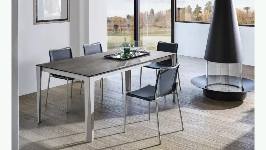 Sedia Shape in cuoio di Bontempi