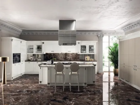 Cucina Classica Exclusiva in laccato lucido Bianco e pelle di Scavolini