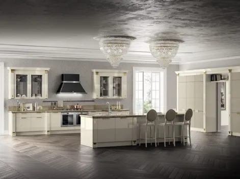 Cucina Classica Exclusiva in laccato lucido Panna Porcellana di Scavolini