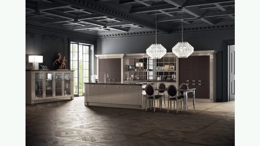 Cucina Classica Exclusiva in laccato lucido Visone di Scavolini