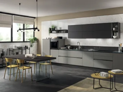 Cucina Moderna Liberamente in laccato Grigio Titanio e Grigio Ferro di Scavolini