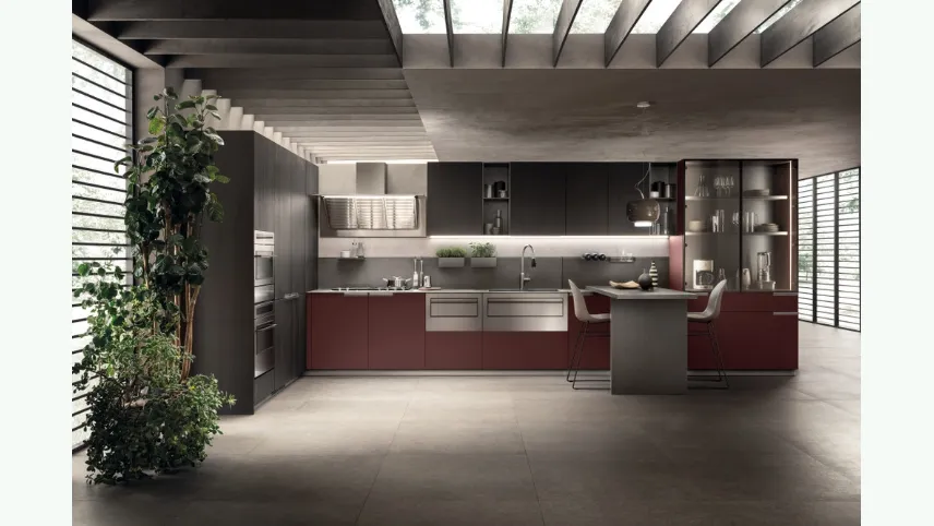 Cucina Moderna Mia Rosso Jaipur e Rovere Carbone di Scavolini