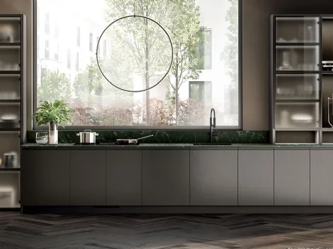 Cucina Moderna Motus in laccato effetto metallo Acciaio Scuro di Scavolini