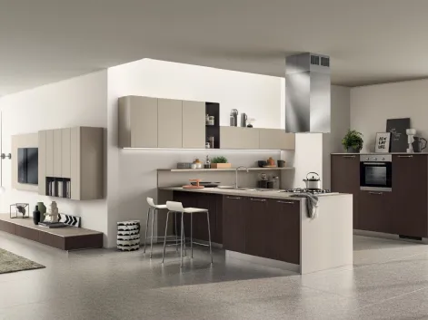 Cucina Moderna lineare Sax in laccato opaco Visone e in decorativo Noce Fashion di Scavolini