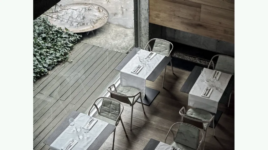 Tavolo con base in acciaio laccato Alter basso Outdoor di Bontempi